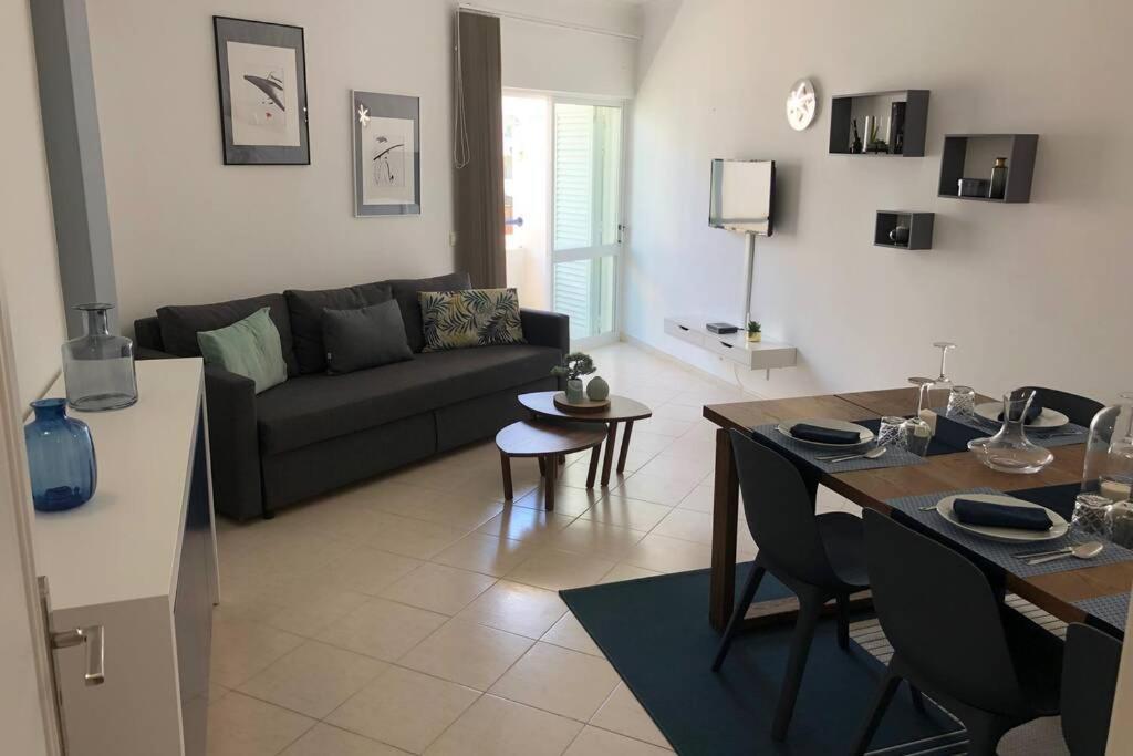 Le Modern' Apartment อัลบูเฟรา ภายนอก รูปภาพ